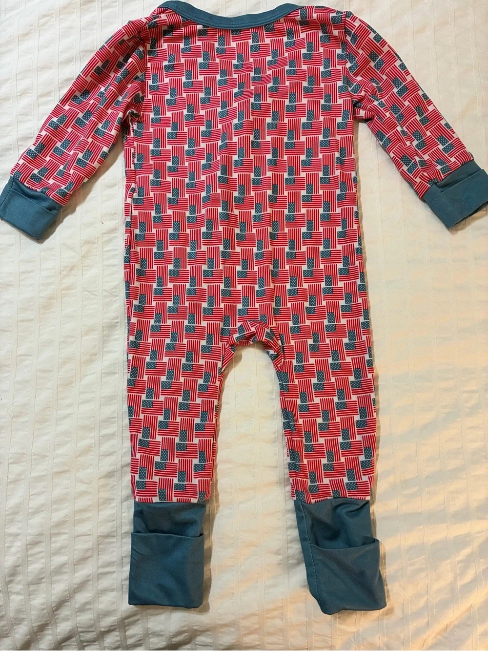 Burlebo Kids Red & Blue Flag-Print One-Piece Zip-up Footed Pajamas